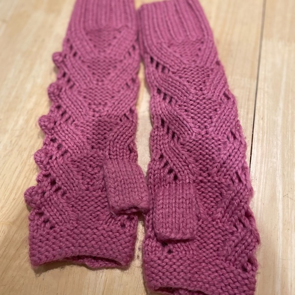 Pink Gap Winter Set- Circle Scarf, Hat & Mittens - Picture 5 of 7